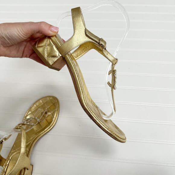 Chanel Gold Quilted CC Pearl Thong Sandals Metallic Lambskin 38.5 - Picture 11 of 16
